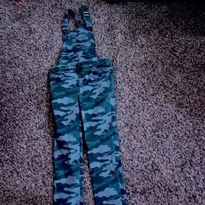 Green camouflage overalls from Cat&Jack sized 7 to 8 for girls.